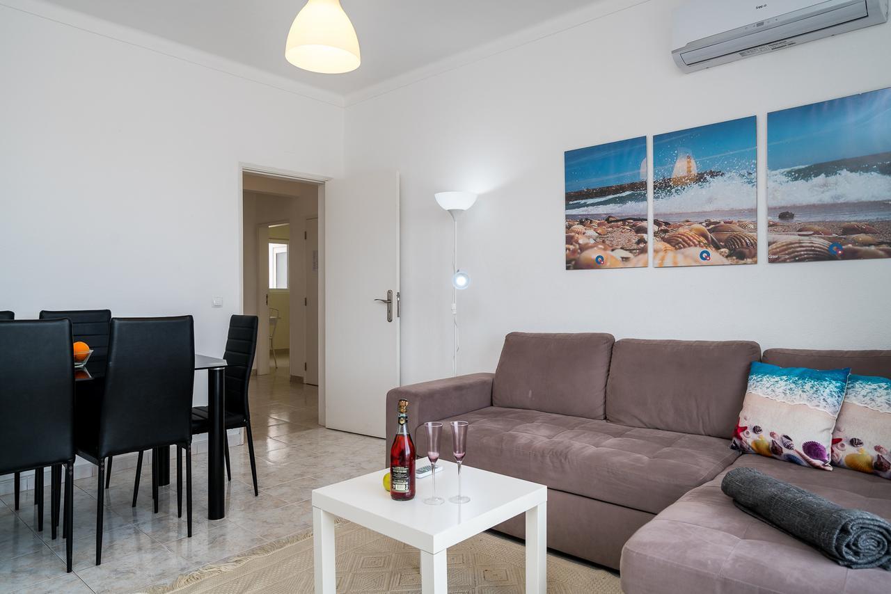 T2 Avenida- Frente Mar, Ar-Condicionado, Wifi Apartment Quarteira Bagian luar foto