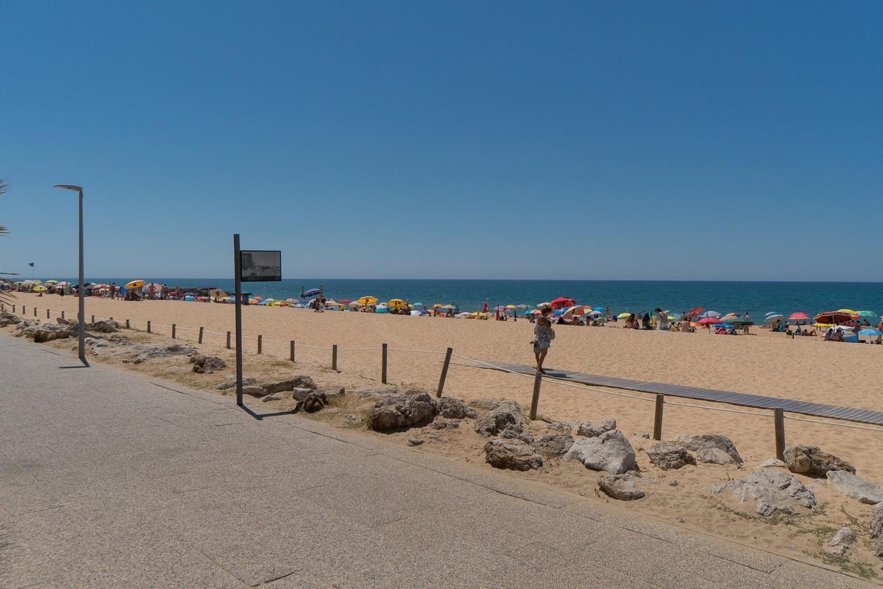 T2 Avenida- Frente Mar, Ar-Condicionado, Wifi Apartment Quarteira Bagian luar foto